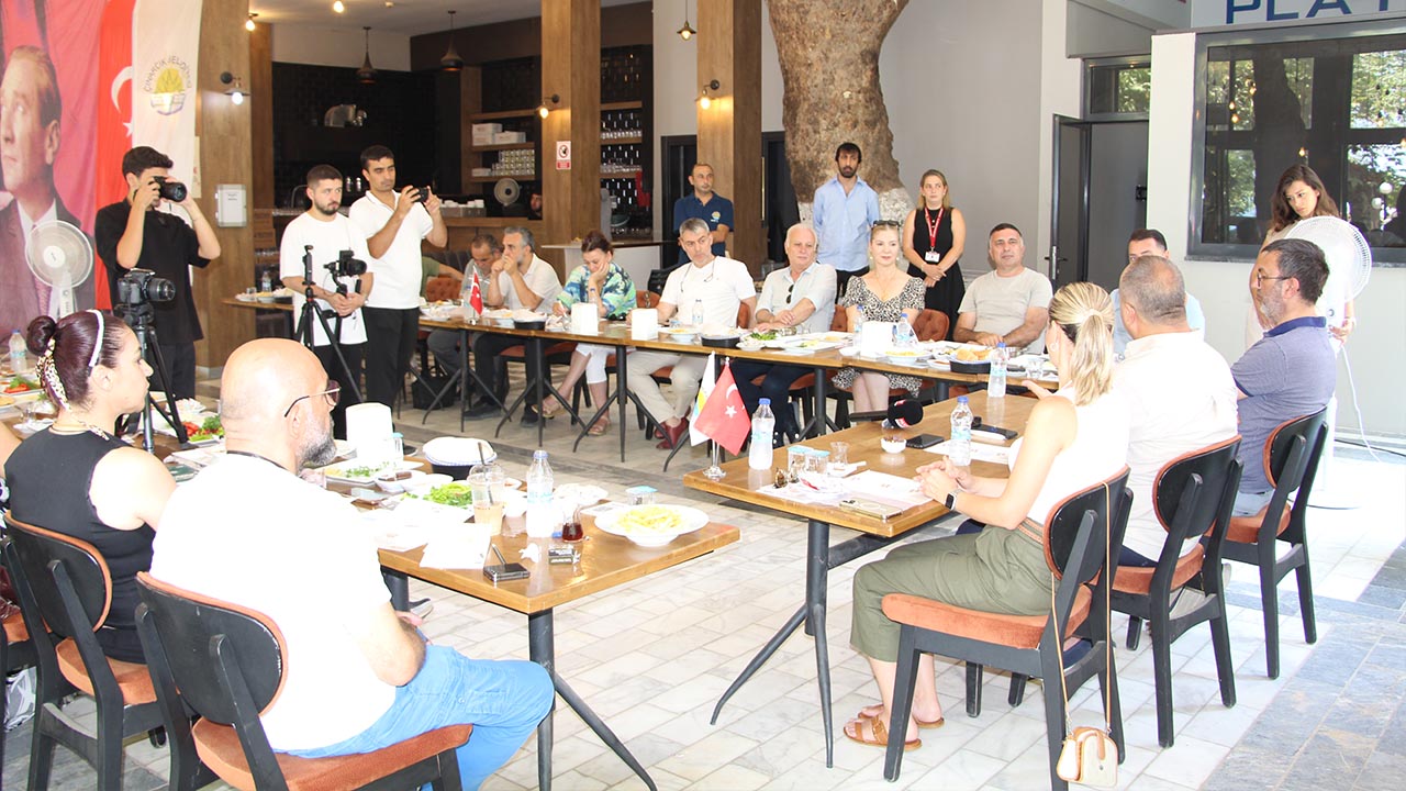 Yalova Cinarcik Belediye Baskan Yerel Basin Toplanti Altin Cinar Festival Aciklamalar (5)