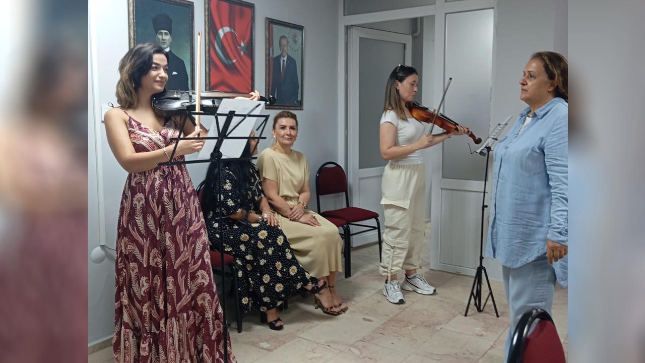 Yalova Çınarcık Beste Hazal Müzisyen (2)