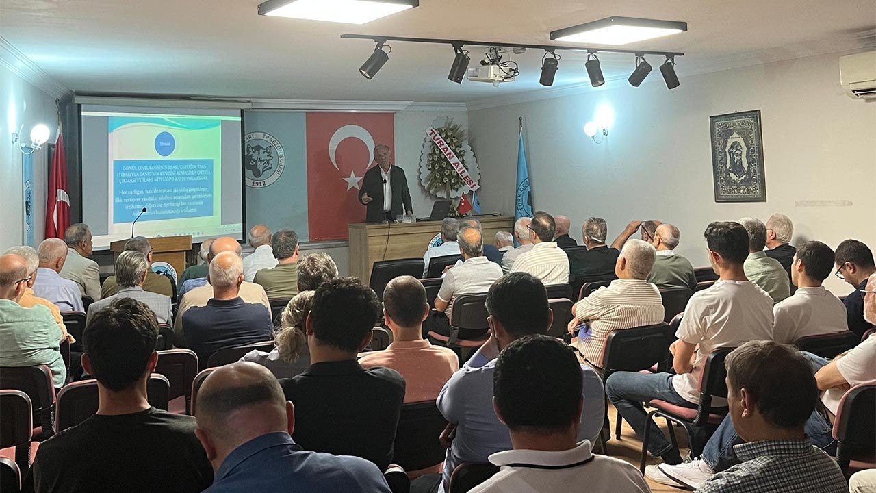 Yalova Eski Belediye Baskan Yazar Trabzon Turk Ocagi Konferans (2)
