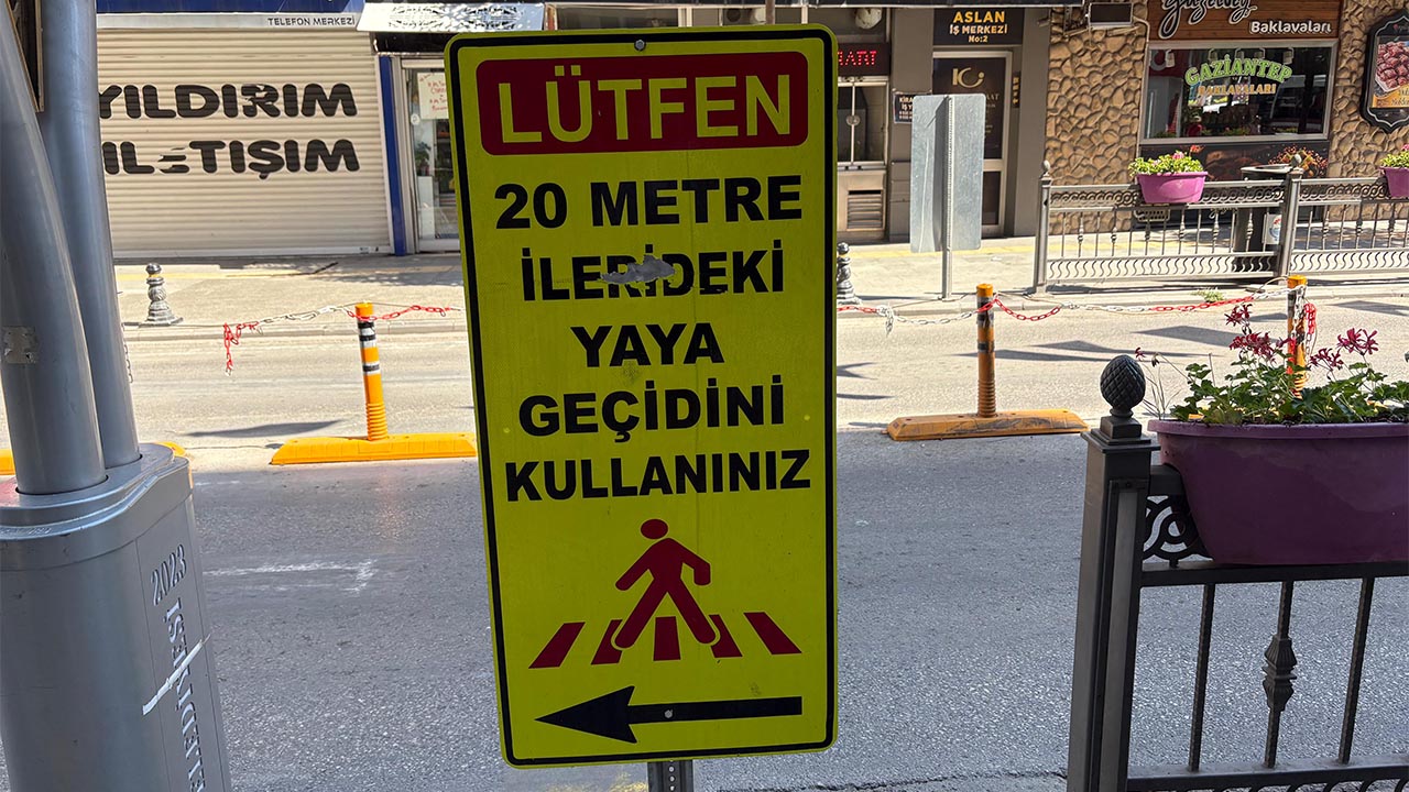 Yalova Fatih Caddesi Duba Uyari Tabelasi (3)