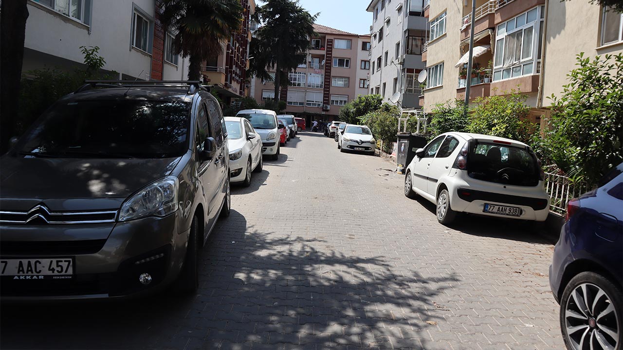 Yalova Fatih Caddesi Gursel Sokak Copler Kaldirildi (3)