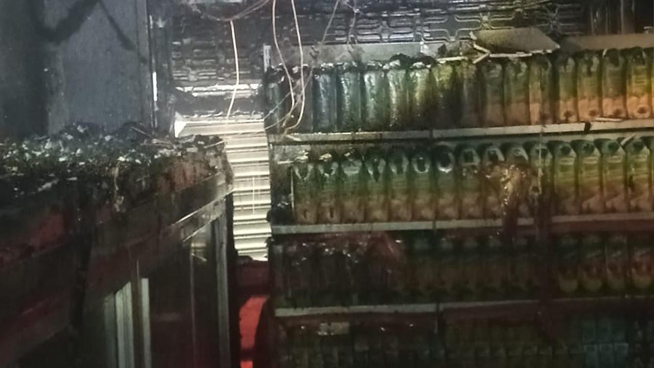 Yalova Market Yangin Kul Zarar (3)