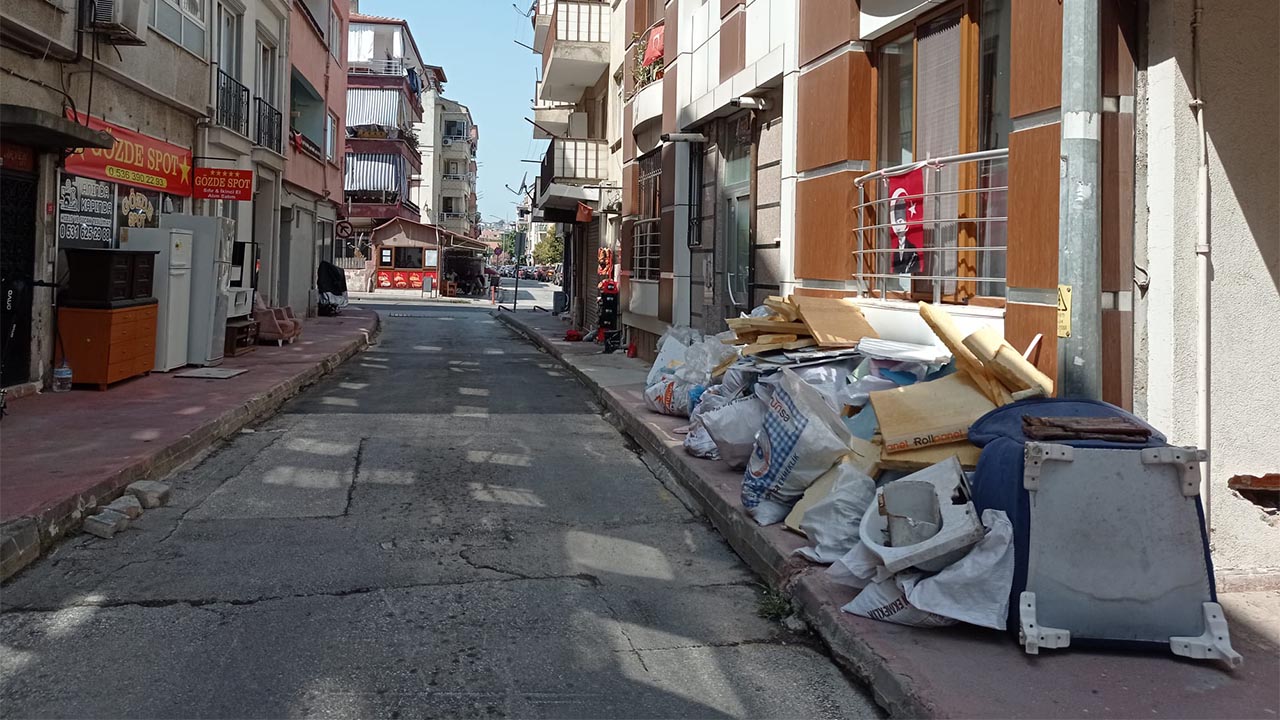 Yalova Rustem Pasa Mahale Degirmen Sokak Eski Esya Vatandas Tepki (1)