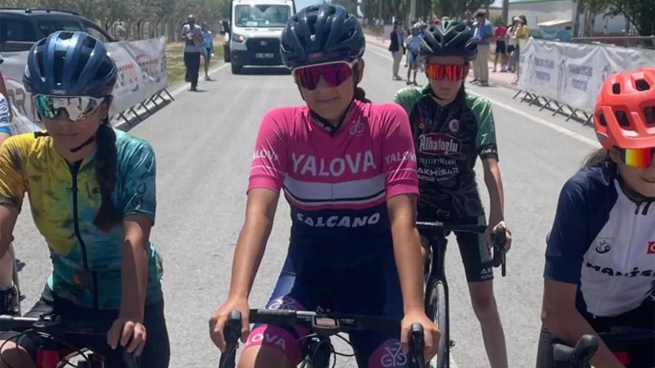 Yalova Turkiye Konya Yol Bisikleti Sampiyona Madalyalar Basari (2)