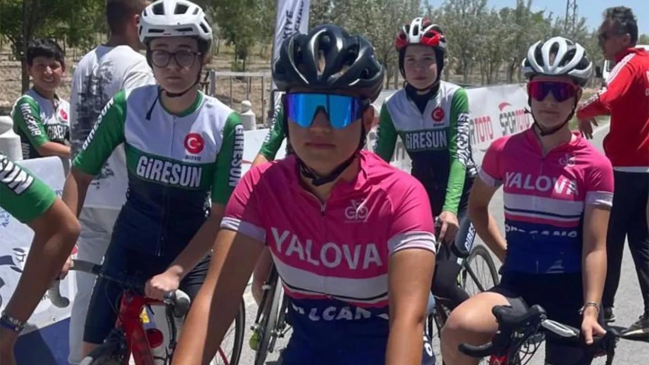 Yalova Turkiye Konya Yol Bisikleti Sampiyona Madalyalar Basari (4)