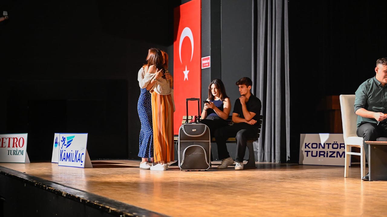 Yalova Uedas Tiyatro Topluluk Gosteri Sahne (3)