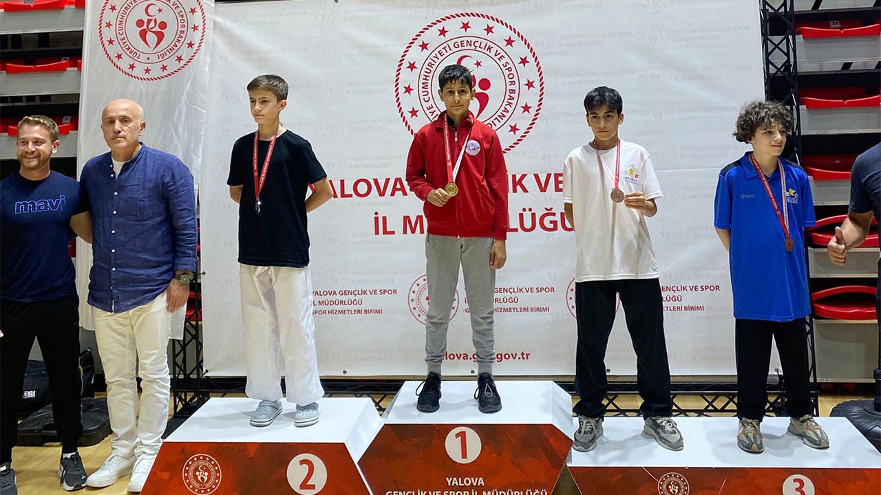 Yalova Anadolu Yildiz Sampiyon Ciftlikkoy (1)