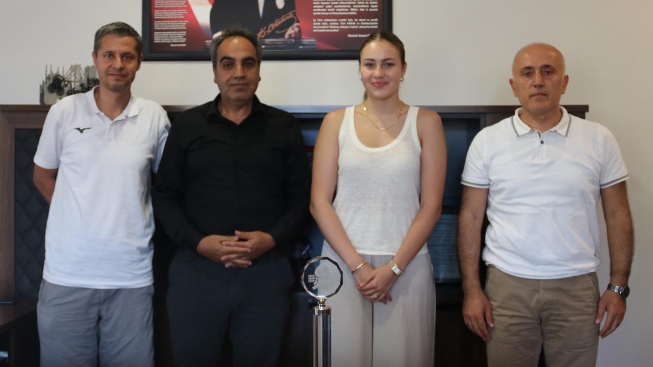 Yalova Ece Harac Plaket Masa Tenisi Tenis Salih Kilic Spor (2)