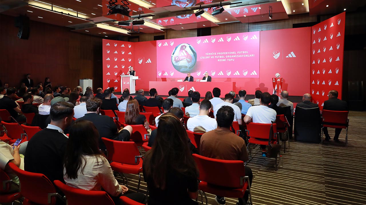 Yalova Turkiye Profesyonel Lig Sponsor Adidas (1)