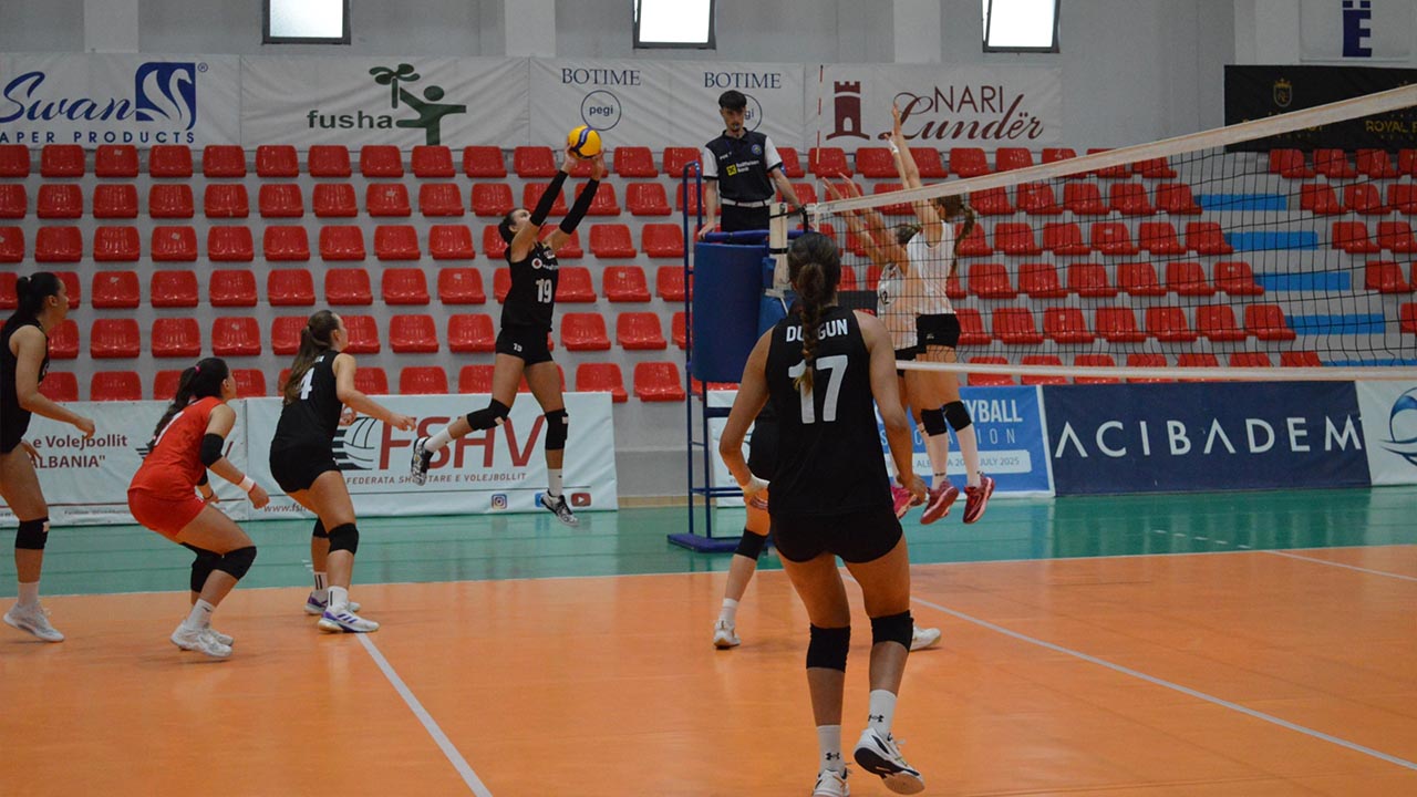 Yalova Voleybol Eylul Durgun Arkadas Mac Galibiyet (2)