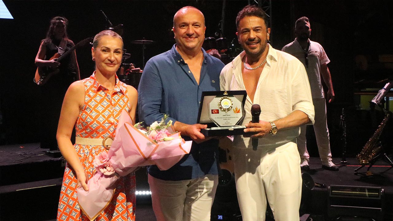 Altın Çınar Festivali İlk Gecesiyle Herkesi Büyüledi (4)