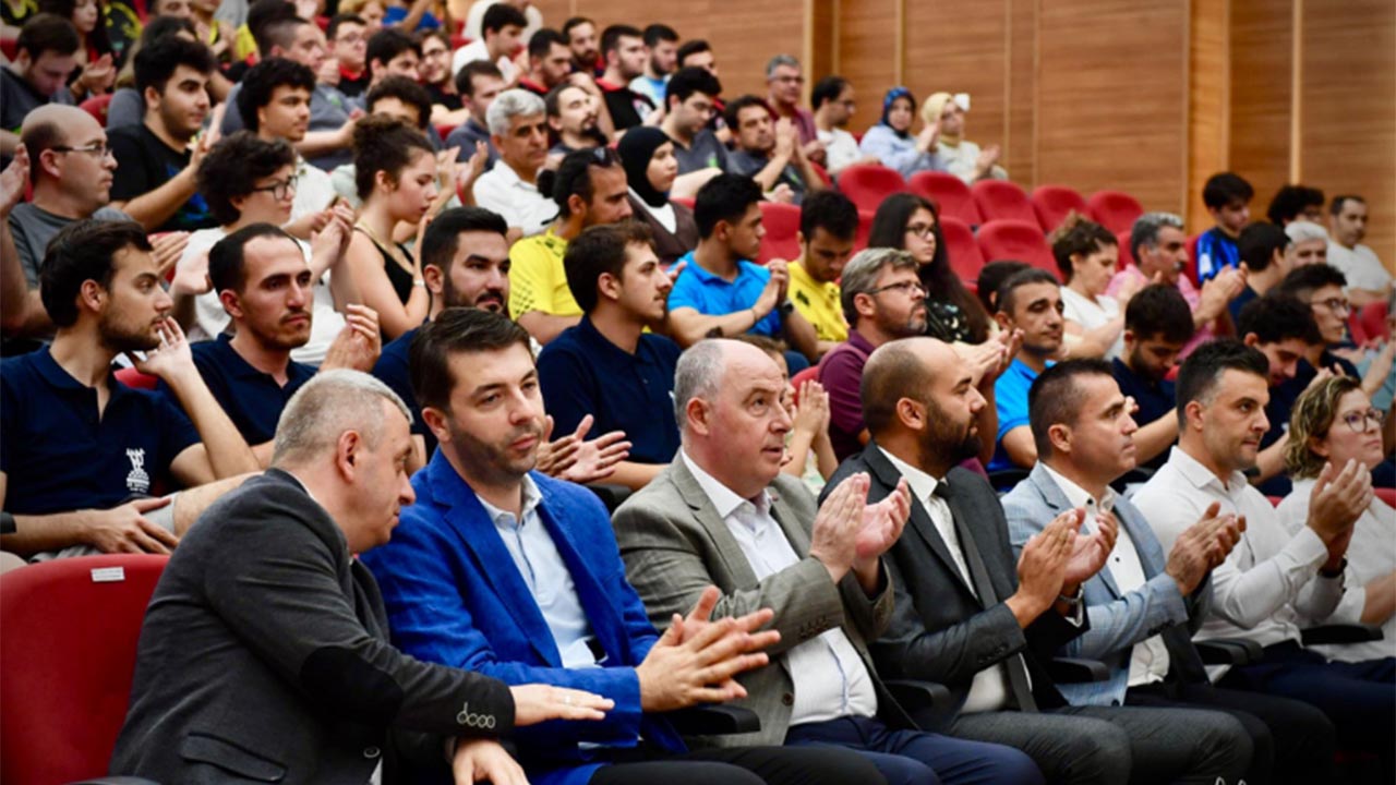 Apaydın Ve Şat Kulüplerle Bir Araya Geldi (2)