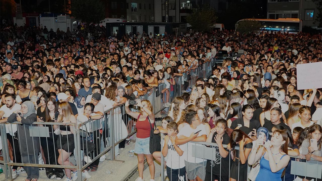 Armutlu’da Atatürk’ün Gelişinin 91. Yılı Coşkuyla Kutlandı (4)