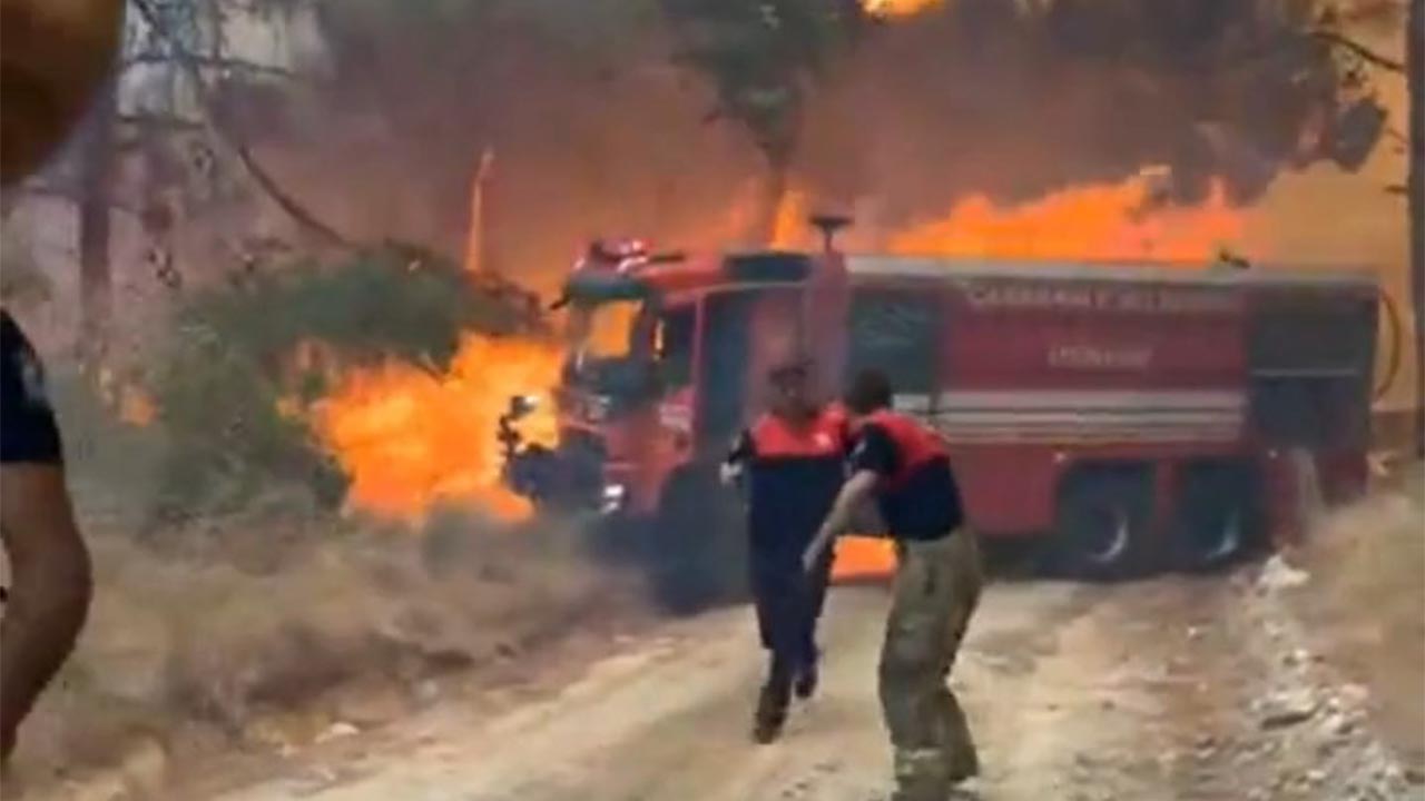 Çanakkale Itfaiye Aracı Yandı (1)