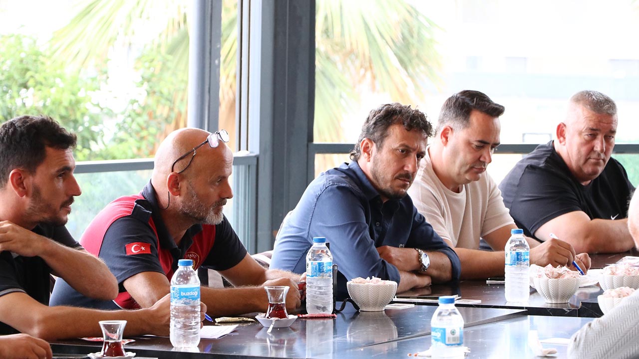 Çiftlikköy’de Yönetim Bir Araya Geldi (2)