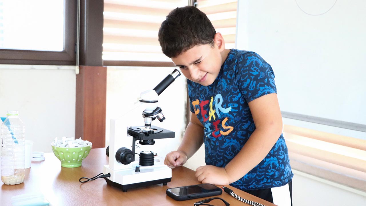 Çiftlikköylü Minikler Mikroskobik Yaşamı İnceledi (1)