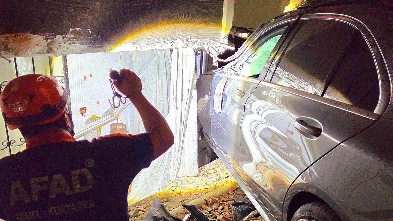 Çınarcık Harmanlar’da Trafik Kazası (5)