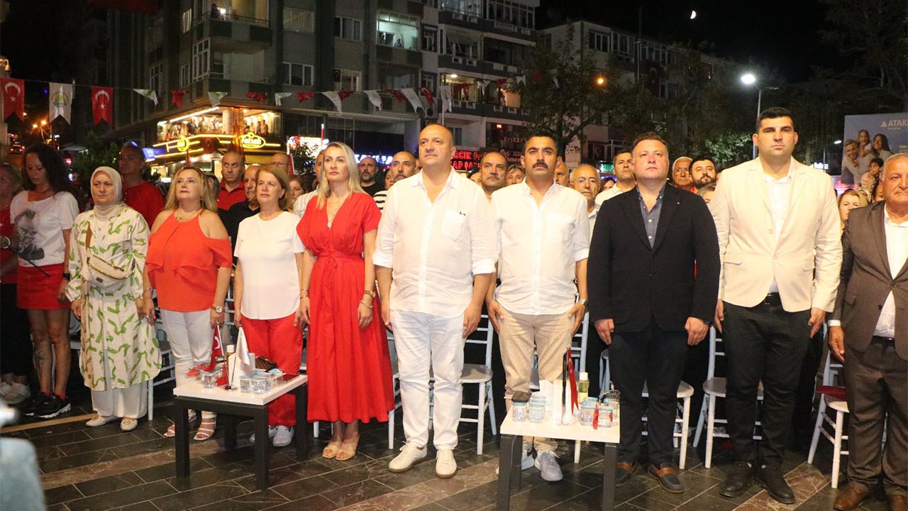 Çınarcık’ta Zafer Bayramı Coşkusu Meydanlara Taştı (2)