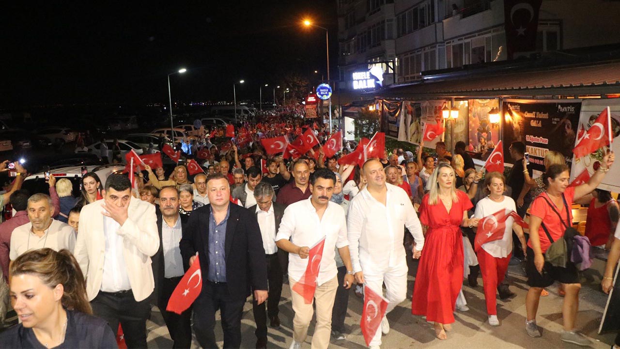 Çınarcık’ta Zafer Bayramı Coşkusu Meydanlara Taştı (4)