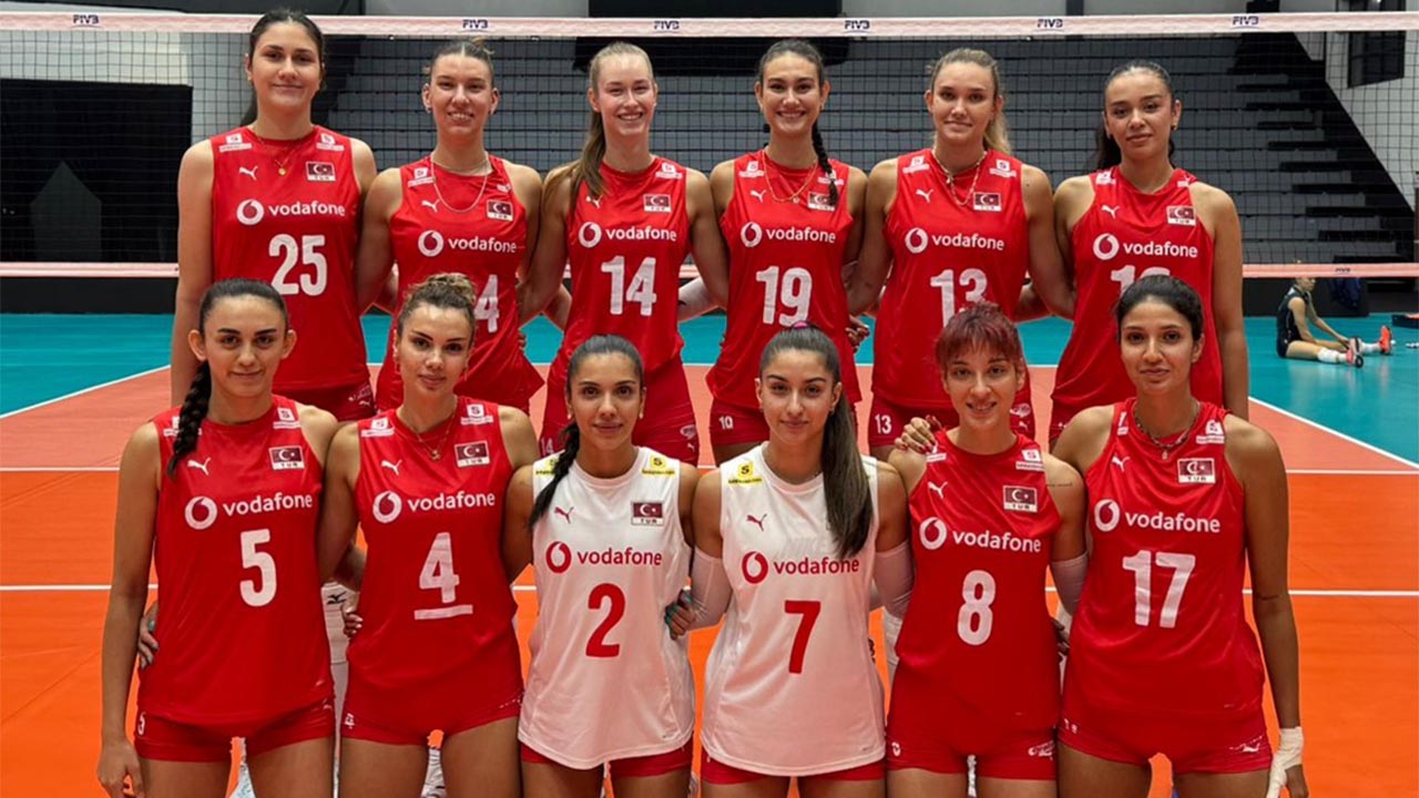 Eylül Ve Arkadaşları Dünya Şampiyonasında Sahaya Çıkıyor (2)