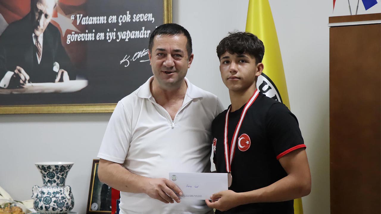 “Genç Pehlivanlarımızla Gurur Duyuyoruz” (1)