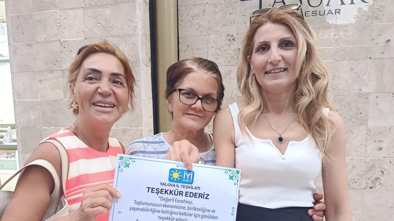 İyi̇ Parti Yalova Merkez İlçe Başkanlığı’ndan Esnafa Teşekkür Belgeleri (3)
