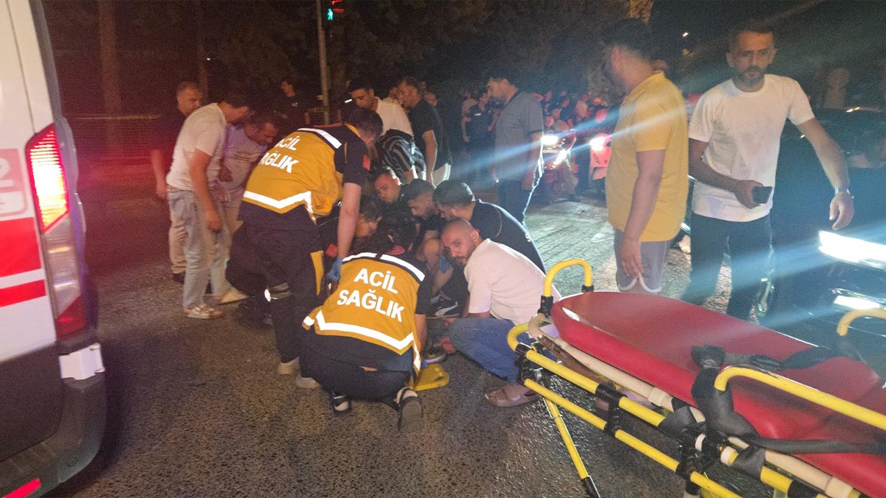 Kamyonetin Çarptığı Ambulans Bahçeye Uçtu 5 Yaralı (3)