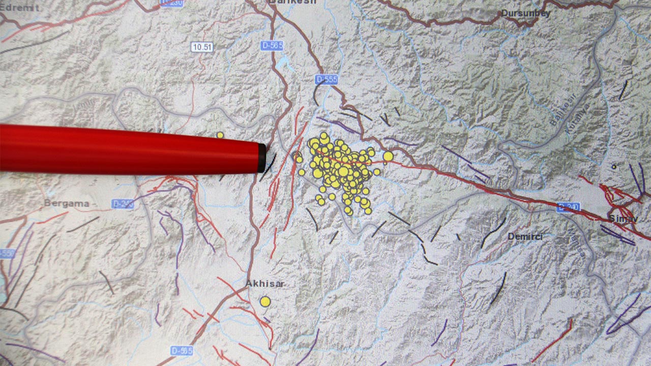 Yalova Balikesir Deprem Bilimci Manisa Mugla Tehlike Aciklama (1)
