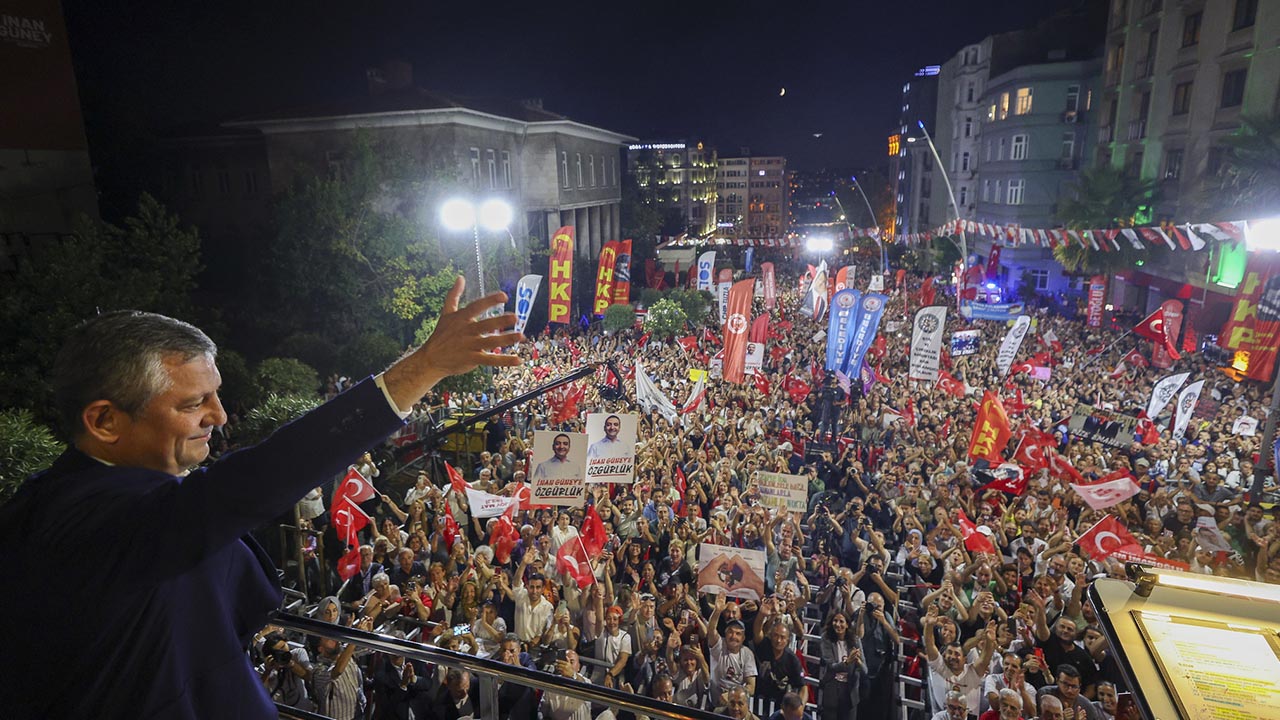 Chp Özgür Özel Beyoğlu Miting Belediye (2)