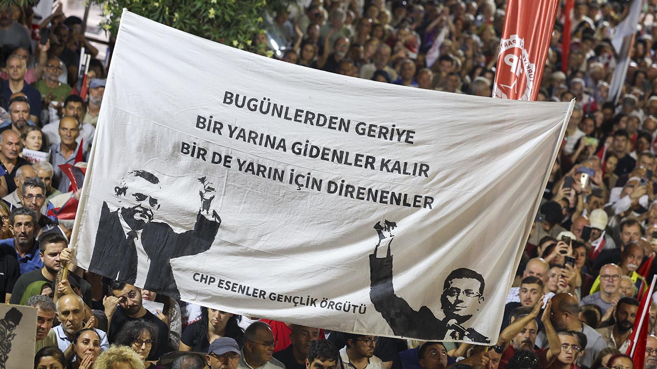 Chp Özgür Özel Beyoğlu Miting Belediye (3)