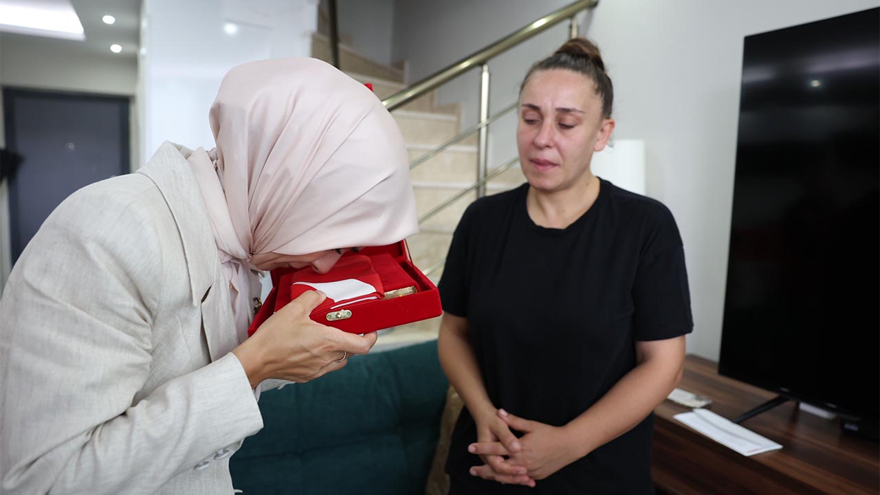 Yalova Aile Sosyal Hizmetler Bakan Terorsuz Turkiye Cumhurbaskani Mektup Sehit Aile (1)