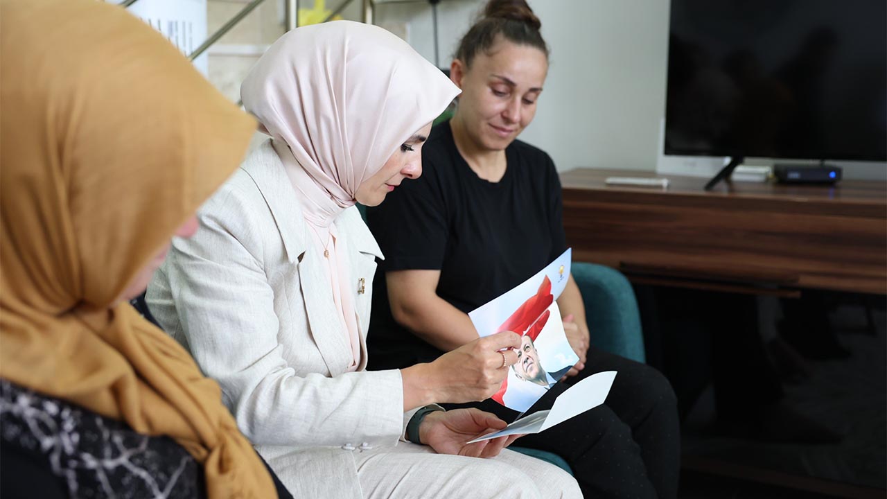 Yalova Aile Sosyal Hizmetler Bakan Terorsuz Turkiye Cumhurbaskani Mektup Sehit Aile (3)