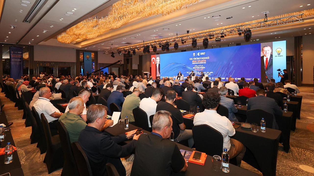 Yalova Ak Parti Sakarya Yerel Yonetimler Bolge Toplanti Il Baskan (1)