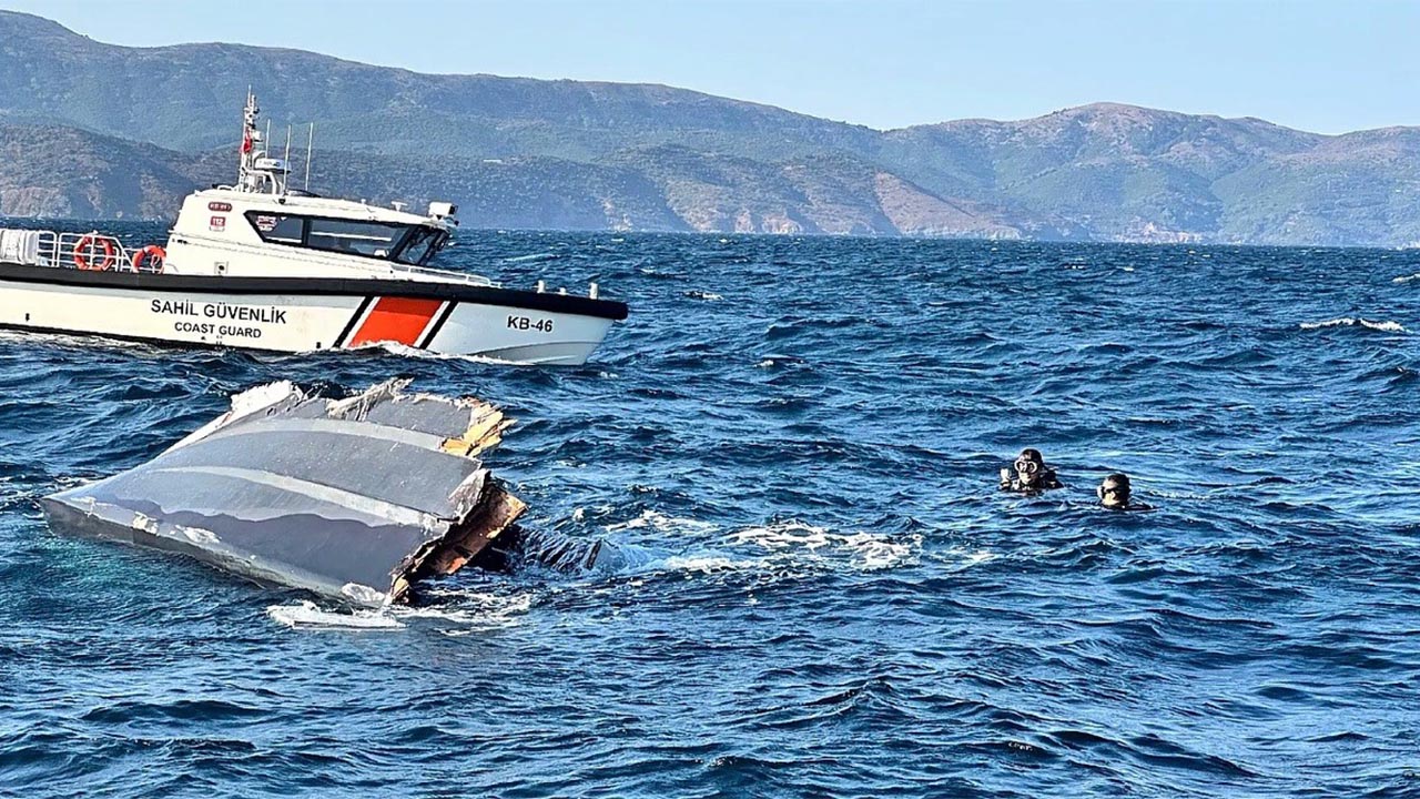 Yalova Balikesir Marmara Ada Sahil Guvenlik Parcalanmis Tekne Is Adami Arama (1)