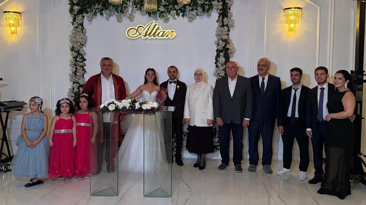 Yalova Belediye Baskan Mehmet Gurel Nikah Toren Tebrik (5)