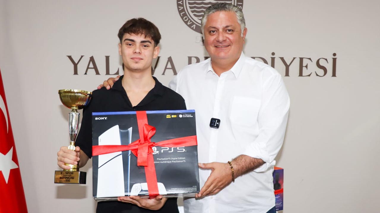 Yalova Belediye Fc E Spor Turnuva Sampiyonlar (4)