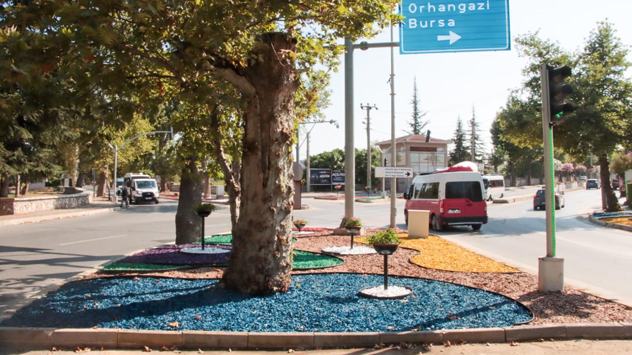 Yalova Belediyesi Park Bahceler Peyzaj Calisma (4)