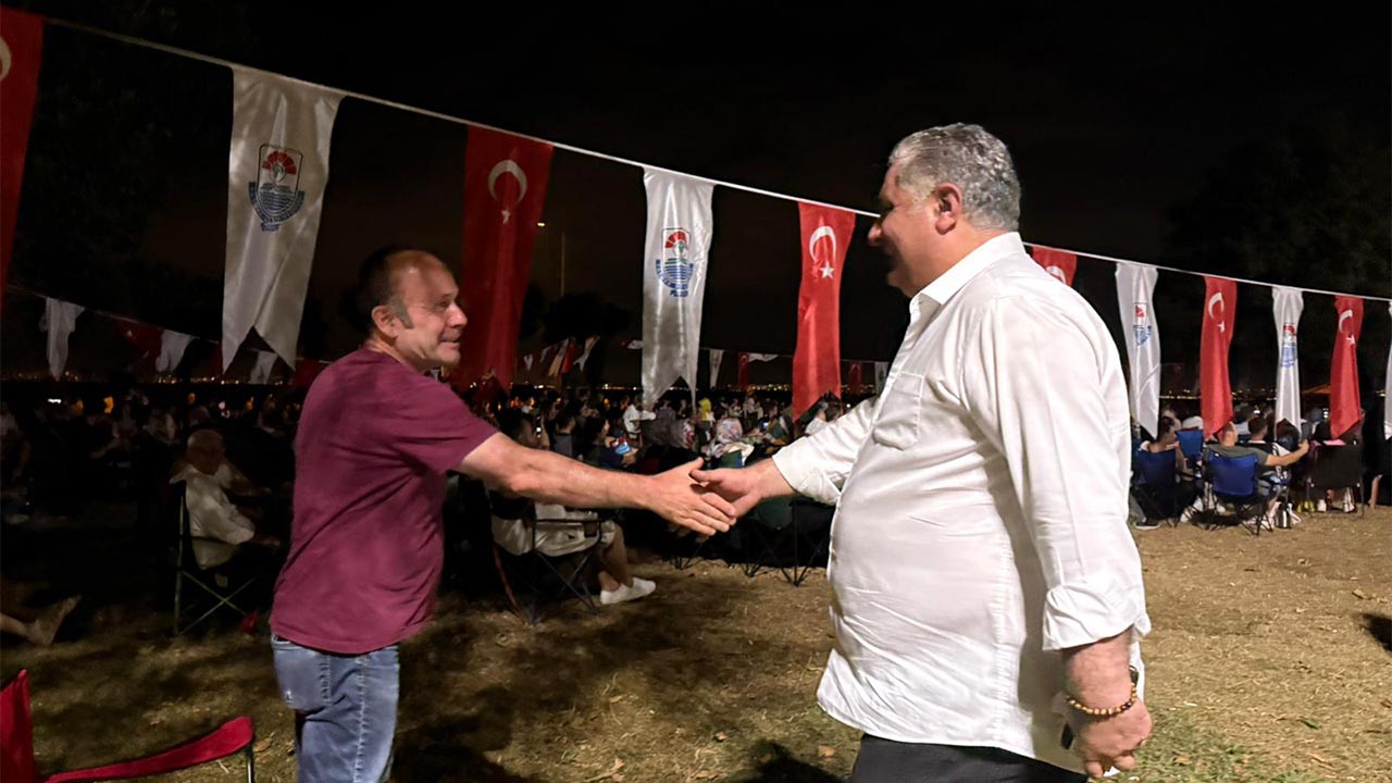 Yalova Beledi̇yesi̇'nden Açik Havada Si̇nema Keyfi̇ (3)