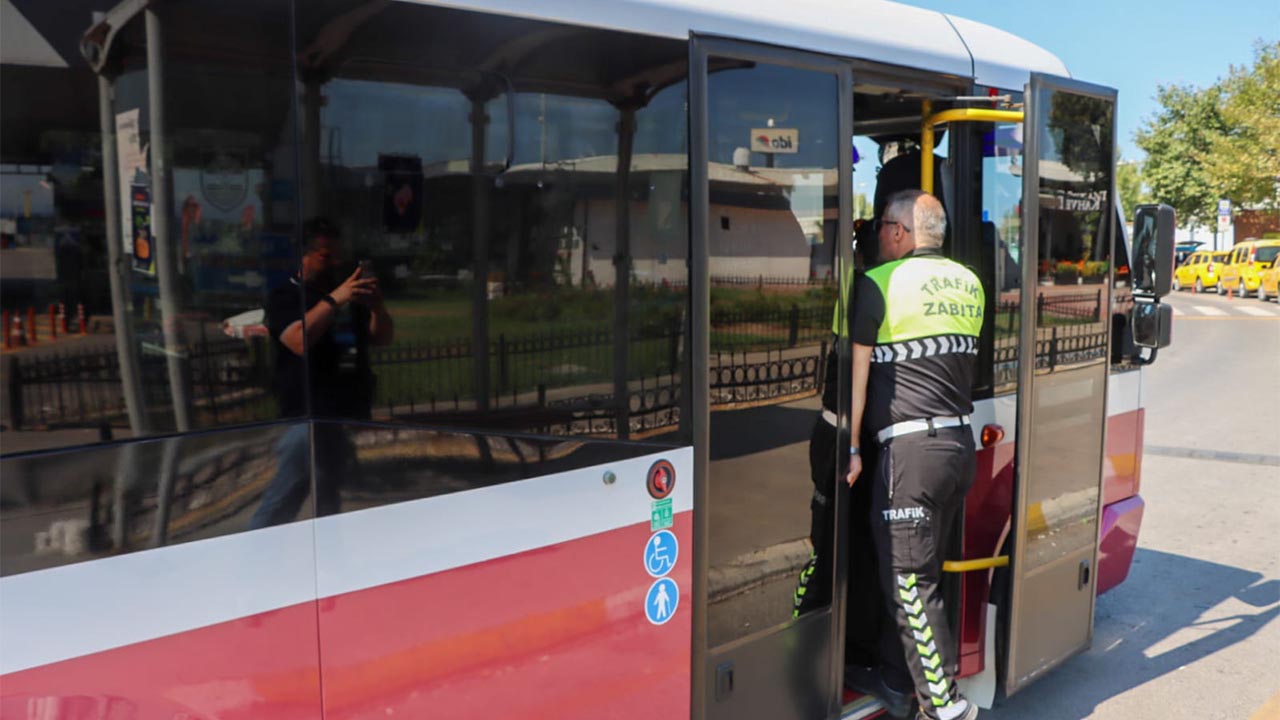 Yalova Beledi̇yesi̇'nden M Plakali Mi̇ni̇büslere Kapsamli Deneti̇m (3)