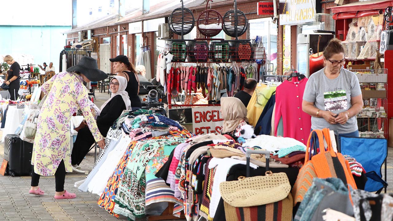 Yalova Ciftlikkoy Belediye Kadin El Emegi Pazari (4)