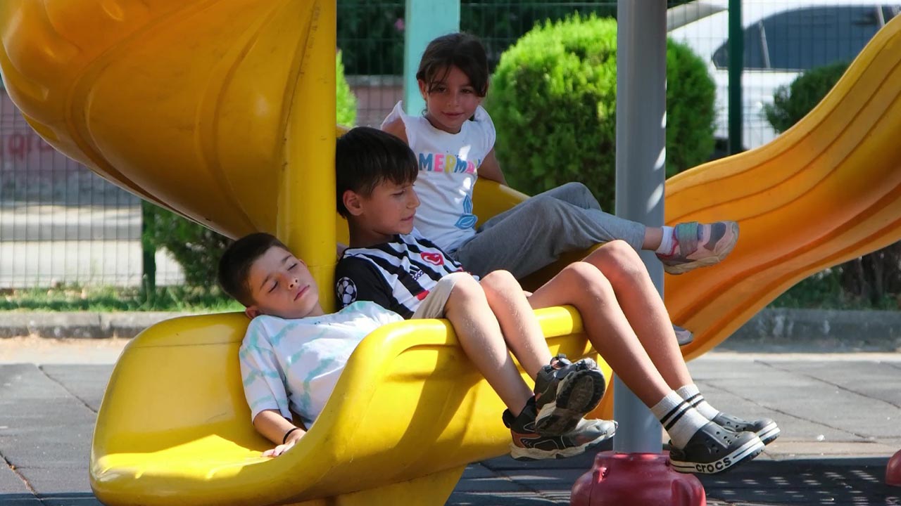 Yalova Ciftlikkoy Park Bahceler Ekipler Cocuk Oyun Yenileme (1)