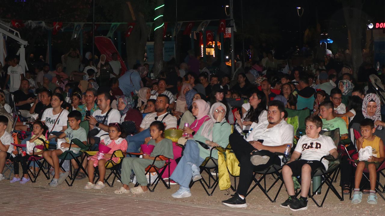 Yalova Ciftlikkoy Yaz Sinema (2)