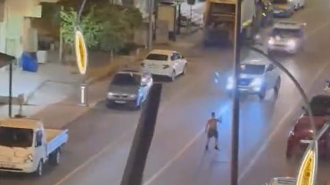Yalova Cinarcik Sahis Zanli Yol Arac Taciz Bicak Sallama Polis Yakalama (2)