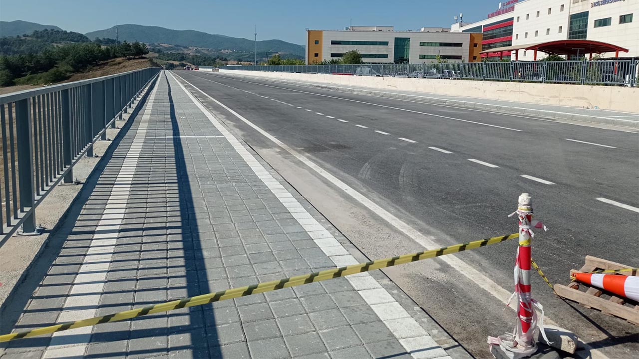 Yalova Egitim Arastirma Hastane Coken Yol Kaldirim Doseme Calisma (1)