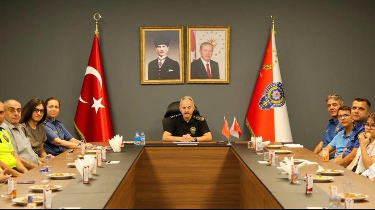 Yalova Emniyet Mudur Genc Tebrik (2)