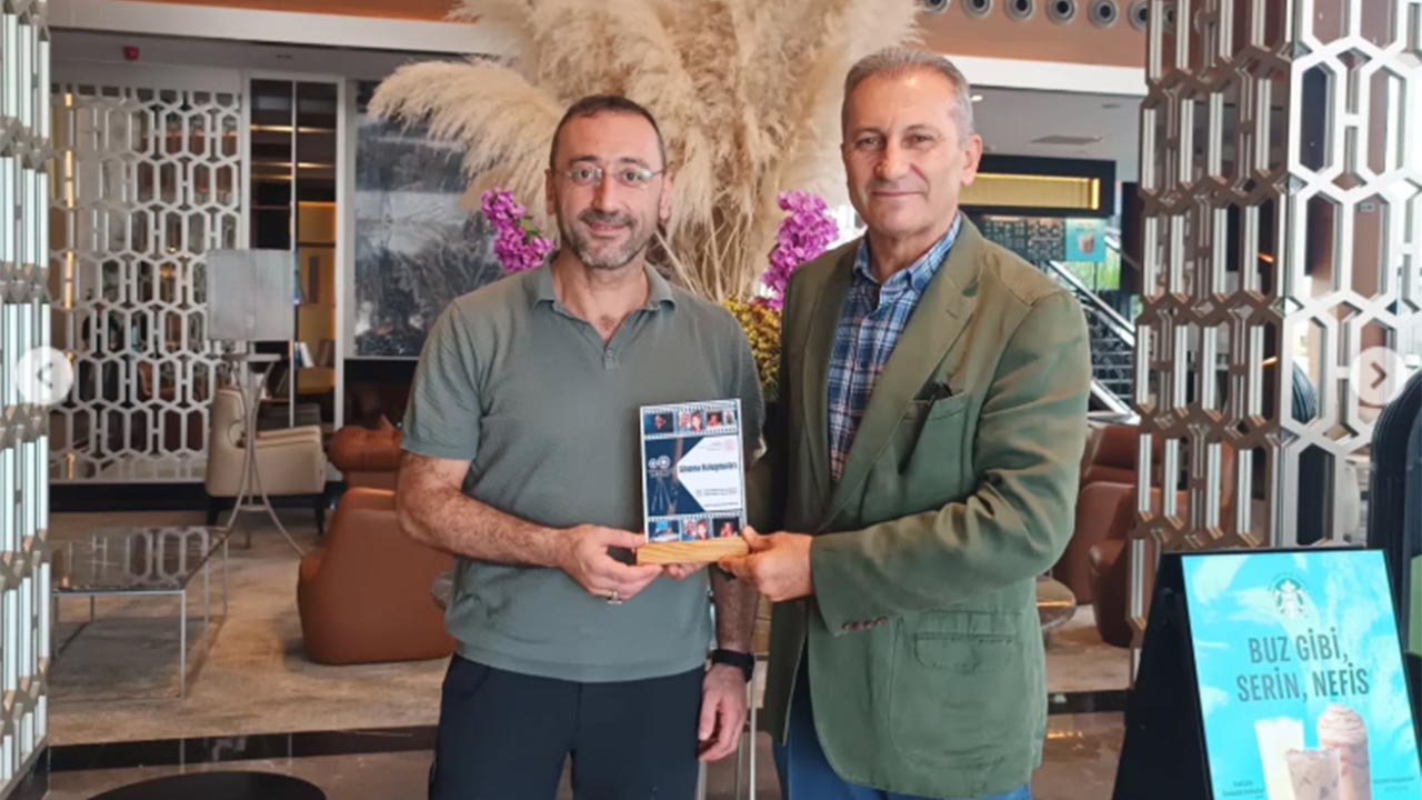 Yalova Il Kultur Turizm Mudurluk Kutuphane Hafta Sinema Bulusma Plaket Tesekkur (4)