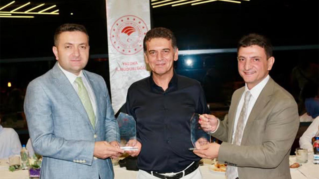 Yalova Il Tarim Orman Mudur Ozel Idare Atama Veda Yemek Tesekkur Plaket (1)