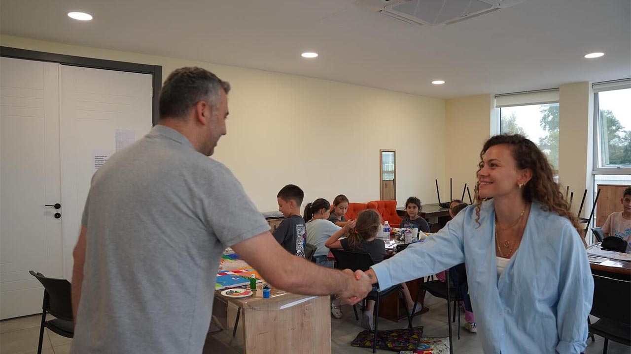 Yalova Kadikoy Belediye Baskan Resim Kurs Ziyaret Destek (2)