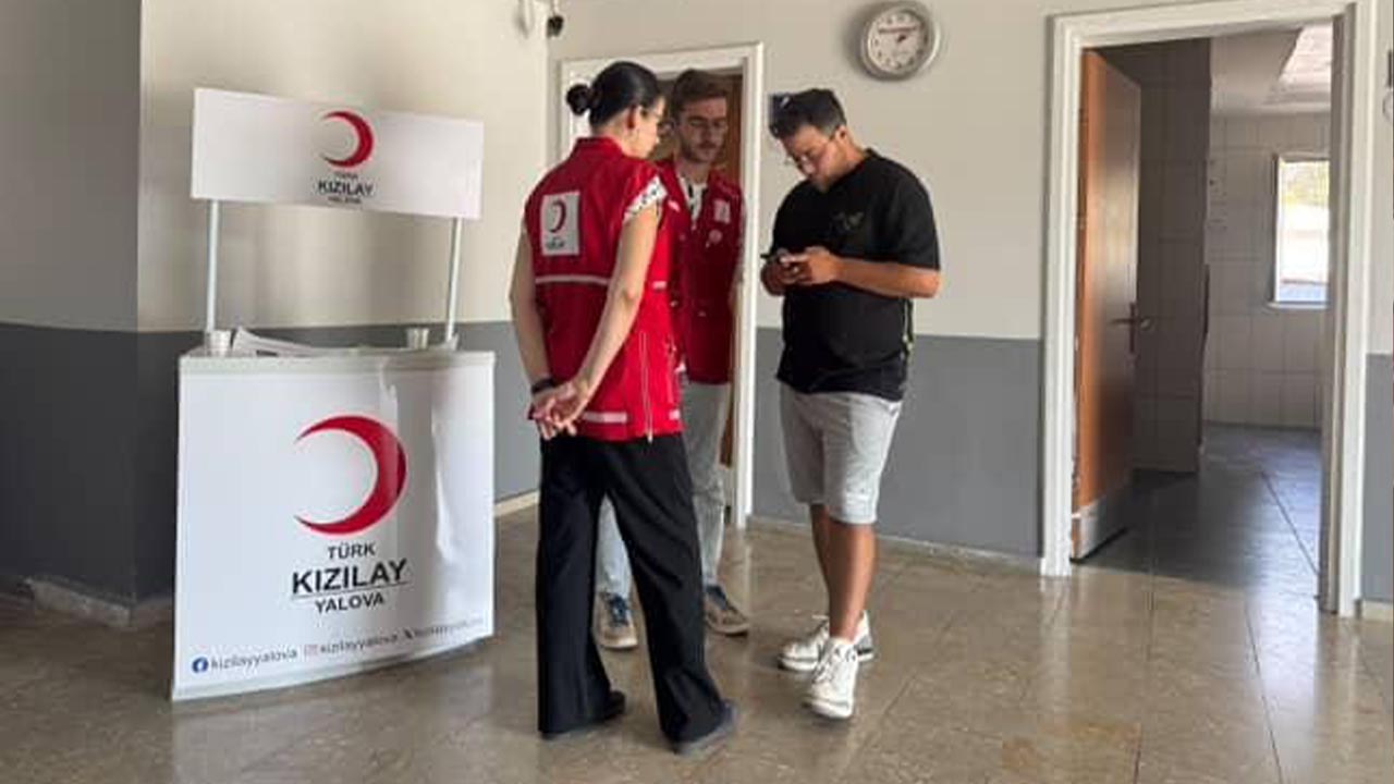 Yalova Kizilay Gonullu Bagis Kan (3)