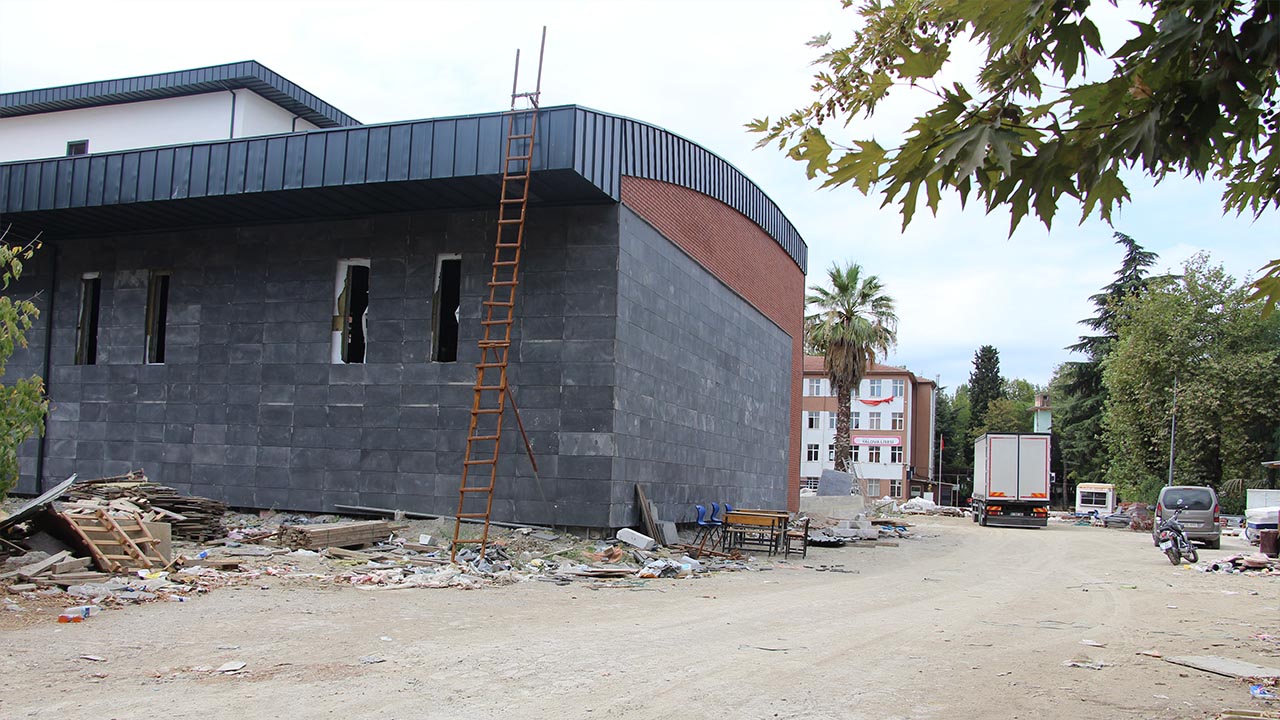 Yalova Lisesi Derslik Spor Salonu Insat Bahce Duzenlemesi (1)